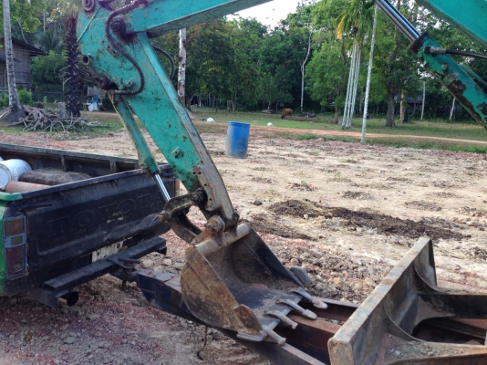 แมคโค อีห้อโคมัสุ PC 30 รุ่น 5 พร้อมใช้งาน แมคโค อีห้อโคมัสุ PC 30 รุ่น 5 พร้อมใช้งาน