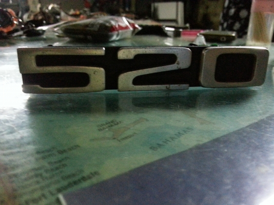 ขายโลโก้ติดกระจังหน้า BMW E12