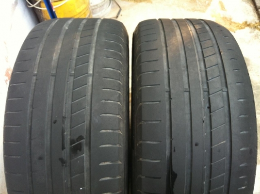 (ขอยกเลิกการขายก่อนครับ กำลังจะถอดอีก 2 เส้น แล้วลงขายใหม่เป็น 1 ชุด 4 เส้นครับ)ขายแต่ยางครับ ยางกู๊ดเยียร์ 255 45 18 ปี 11 จำนวน 2 เส้น สภาพตามรูป ราคาต่อรองได้ ใกล้ทางแยกสามพราน โรงเรียนนายร้อยตำรวจ