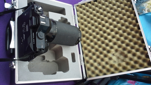 กล้องเก่าพร้อมเลนส์ระยะใกล้Kyocera ยี่ปุ่นพร้อมกระเป๋าสวยๆน่าเก็บมาก3500-ต่อรองได้ สนใจ081-7915677