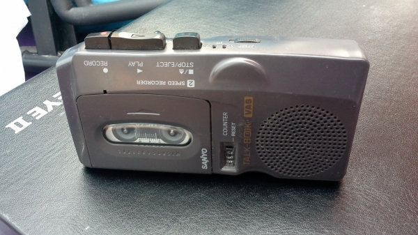 เทปบันทึกเสียงนักข่าวSanyoใช้งานได้ปกติราคาถูกน่าเก็บสะสมเริ่มหายากแล้ว550-