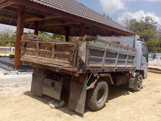 ขายรถ 6 ล้อดัมพ์ ISUZU NPR66LX5T-7103622 เครื่องฝาขาว 120 แรงม้า เฟืองท้าย 145 ราคา 450000