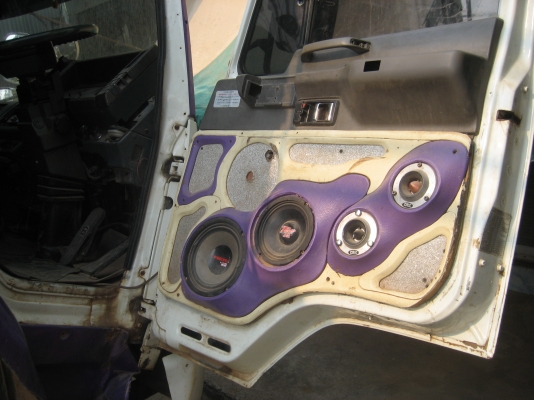 ISUZU   ROCKY    175  แรง   700,000 บาท