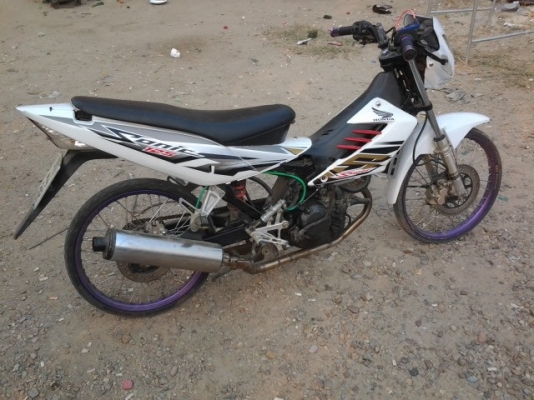 ขายโซนิค125กุจแจ2ชั้น