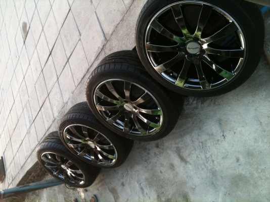 ขายแม็ก17"พร้อมยาง