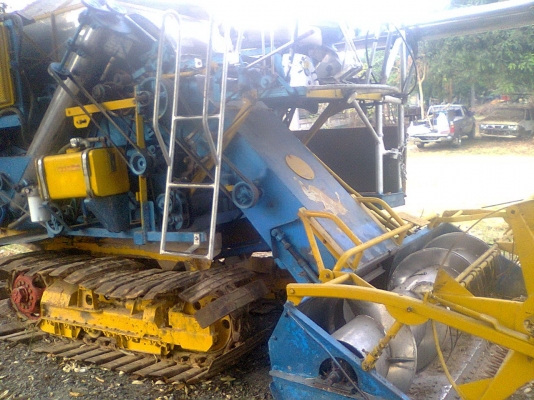 ขายรถเกี่ยวข้าวเกษตรช้างน้อยอุ้ม1.3ตันปรับระดับ