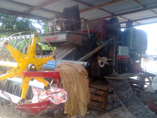 ขายรถเกี่ยวข้าวไทยเส็งมดตะนอย