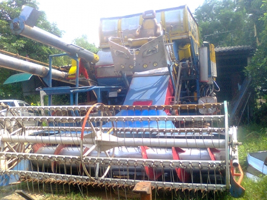 ขายรถเกี่ยวข้าวอุ้มบางไทรการช่างเช็คปั้มและมอเตอร์แล้ว390000บาท