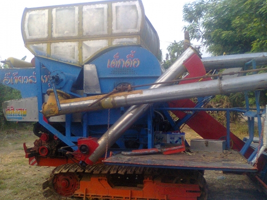 ขายรถเกี่ยวข้าวอุ้มบางไทรการช่างเช็คปั้มและมอเตอร์แล้ว390000บาท