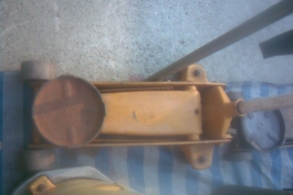 แม่แรงตะเข้ 3 ตันสวยๆครับตัวนี้พร้อมใช้งานครับแน่นนึบล้อใหญ่ไม่ซึมไม่รั่วครับราคานี้คุ้มมากครับใช้ยาวครับรุ่นนี้