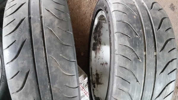 ขายยาง  goodyear japan 225/45R17 ปี  2010  มี 1 คู่ขาย  1200