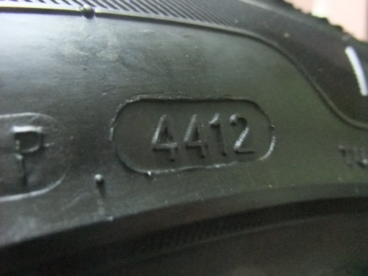 ยางจีน 245/45/18 ปี12 มีคู่เดียว สภาพสวย ปีใหม่ ดอกหนา