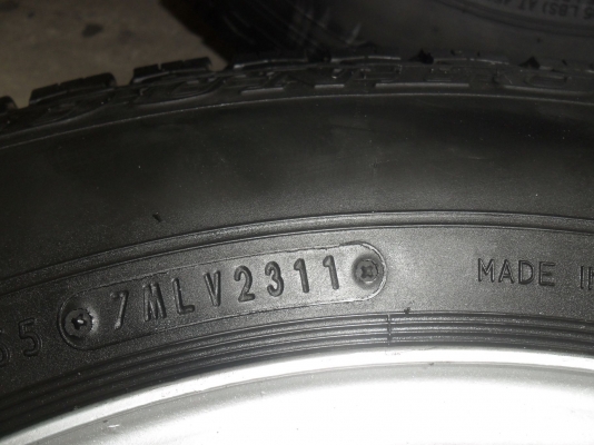 ล้อกะทะ 15 นิ้ว 6รู ยาง195R15 ปี11 สวยๆ 4 ล้อ ราคา 4400 บาท ล้อกะทะ 15 นิ้ว 6รู ยาง195R15 ปี11 สวยๆ 4 ล้อ ราคา 4400 บาท