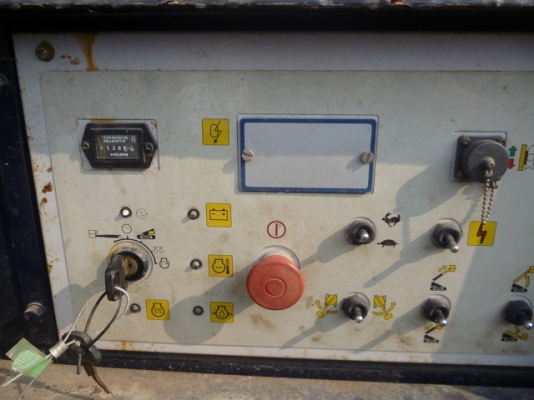 ขายด่วนรถกระเช้า AICHI 12 เมตร