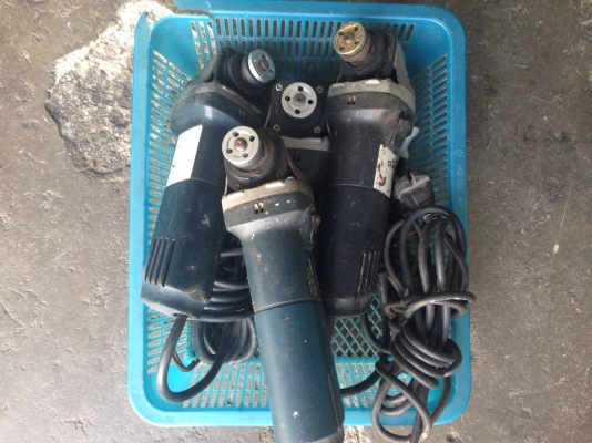 ขายหินเจียร Bosch GWS 6-100 4" สภาพสวย ตัวละ 850 บาท พร้อมใช้งาน มี 4 ตัวครับ