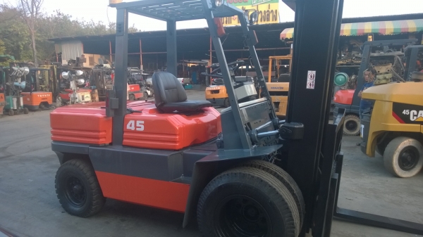 รถยกโตโยต้ารุ่น 5 ยก 4.5 ตัน เสาสูง 4 เมตร เครื่องดีเซล เกียร์ออโต้ รถยกโตโยต้ารุ่น 5 ยก 4.5 ตัน เสาสูง 4 เมตร เครื่องดีเซล เกียร์ออโต้