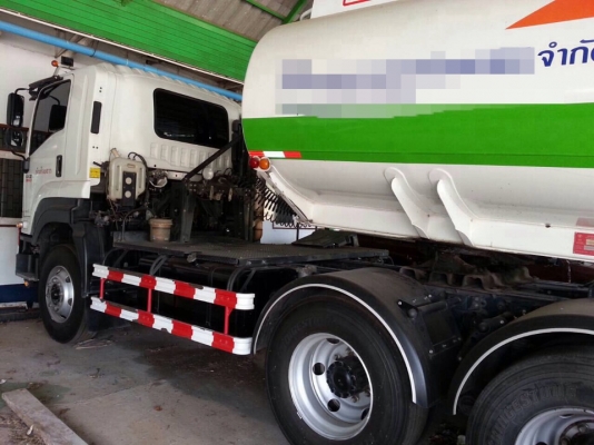 รถบรรทุกน้ำมัน4หมื่นลิตรISUZU GXZ360ปี2552ปลายปีแท้งค์3เพลาโหลดล่าง
