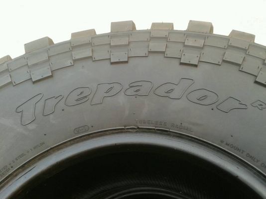 ขาย ยางMud MAXXIS 8060 Trepador  35R16ปี12