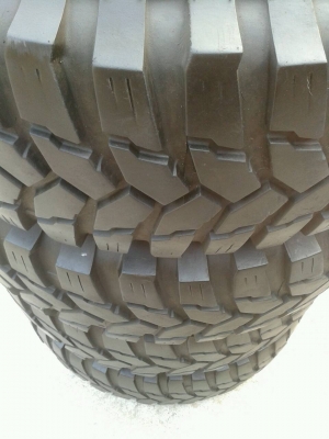 ขาย ยางMud MAXXIS 8060 Trepador  35R16ปี12