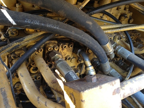 ขายรถแบคโฮ CAT E200B นำเข้าจากญี่ปุ่น หรือขายดาวน์ 450000 บาท มี VDO ครับ สภาพสวย คอนโทรลสั้น ติดต่อ 089-8368497/081-2990958