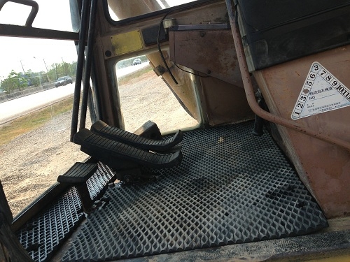 ขายรถแบคโฮ CAT E200B นำเข้าจากญี่ปุ่น หรือขายดาวน์ 450000 บาท มี VDO ครับ สภาพสวย คอนโทรลสั้น ติดต่อ 089-8368497/081-2990958