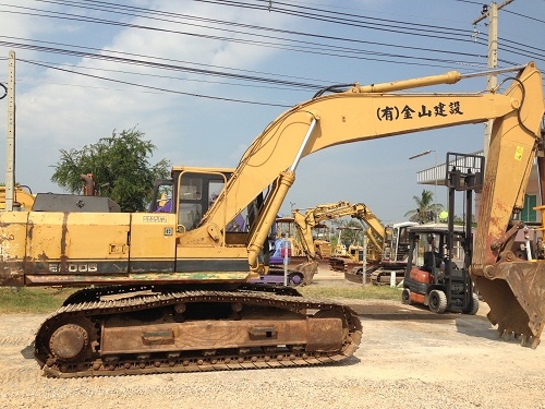 ขายรถแบคโฮ CAT E200B นำเข้าจากญี่ปุ่น หรือขายดาวน์ 450000 บาท มี VDO ครับ สภาพสวย คอนโทรลสั้น ติดต่อ 089-8368497/081-2990958