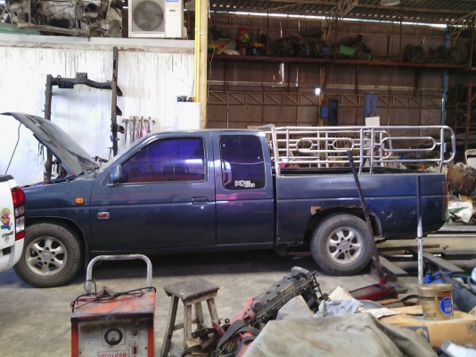 Nissan Big M ปี1996 จอโค้ง