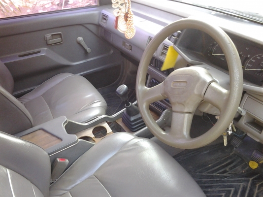 รถสวย เครื่องดี คัซซีสวย  เอกสารพร้อมโอน