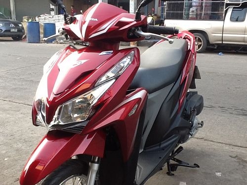 HONDA CLICK125iคอมบายเบรครถแค่8เดือนตัวใหม่ล่าสุดระบบหัวฉีด HONDA CLICK125iคอมบายเบรครถแค่8เดือนตัวใหม่ล่าสุดระบบหัวฉีด