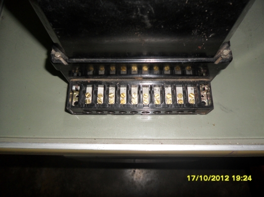 ขาย มิเตอร์ไฟฟ้า MITSUBISHI จัดไป 1700 บาท T.088-875-9838 K.ae