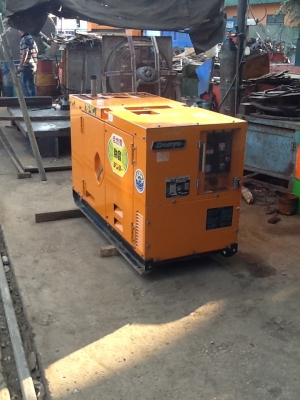 เครื่องปั่นไฟ Denyo 15KVA สภาพ99\% เครื่องปั่นไฟ Denyo 15KVA สภาพ99\%