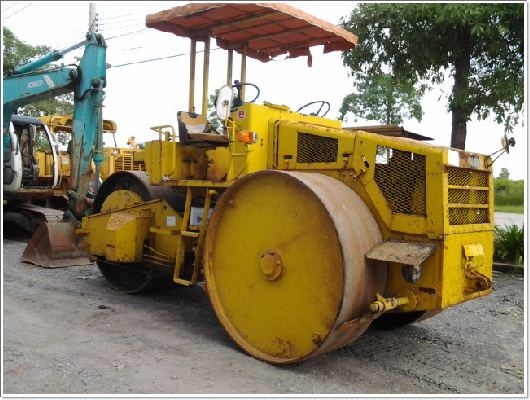 R2 # 31145 รถบด ล้อเหล็ก 3 ล้อ 8ตัน นำเข้าจากญี่ปุ่น Tel: กุ้ง:TOS:081-3062283