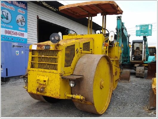 R2 # 31145 รถบด ล้อเหล็ก 3 ล้อ 8ตัน นำเข้าจากญี่ปุ่น Tel: กุ้ง:TOS:081-3062283
