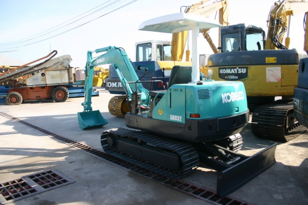 ขาย รถขุดเล็ก KOBELCO SK032 เก่านอก สวยๆ 380,000 TEL : 087-0339334 (อ็อฟ)