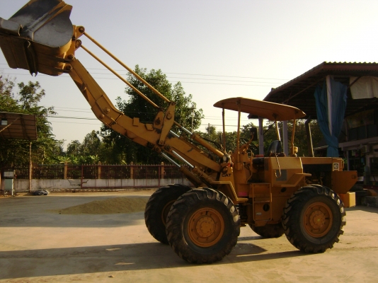 ขายรถตักล้อยาง