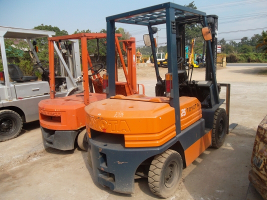 ขายรถยกโฟค์ลิฟโคมัสสุ FD25-14 ดีเซล เสาสูง4เมตร ก. ออโต้