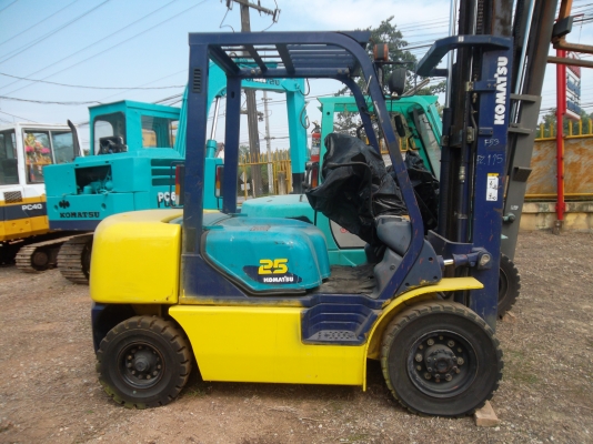 ขายรถยกโฟค์ลิฟโคมัสสุ FD25-14 ดีเซล เสาสูง4เมตร ก. ออโต้