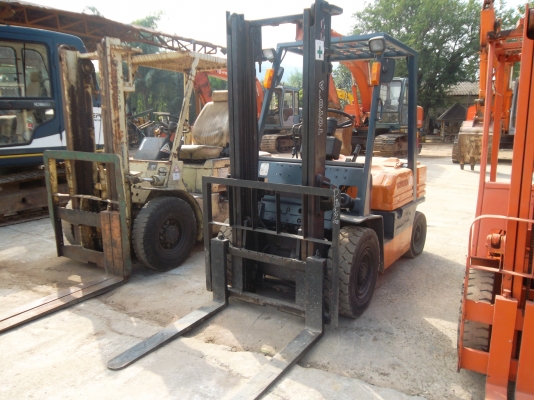 ขายรถยกโฟค์ลิฟโคมัสสุ FD25-14 ดีเซล เสาสูง4เมตร ก. ออโต้