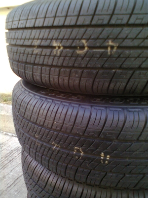 ปรับราคาใหม่ขายยางป้ายแตงใหม่ๆ dunlopยางปี 4312 ขนาด 175/65R14 พร้อมกะทะเหล็ก  1 ชุด