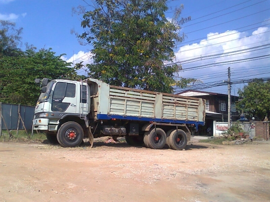 ขายด่วน!..รถสิบล้อ FM 3M รถสวย มีระบบลากพ่วง มีเล่มภาษีครบ พร้อมลุยงาน.