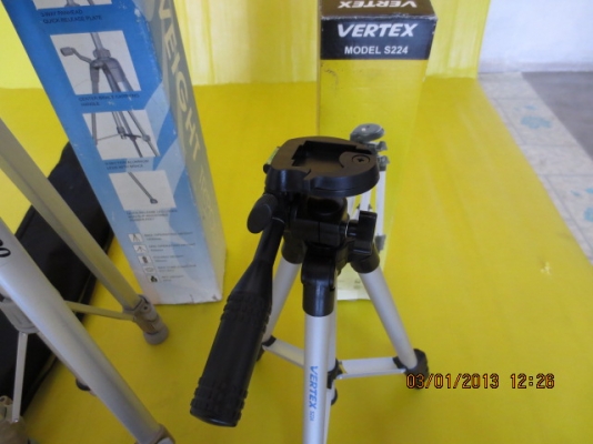 ขาย ขาตั้งกล้องถ่ายรูป ของใหม่ ขายยก 2 ตัว ขาย ขาตั้งกล้องถ่ายรูป ของใหม่ ขายยก 2 ตัว