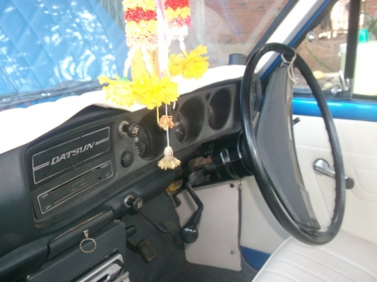 ขายดัทสันช้างเหยียบ 620 สี่ขอไฟนอน สีน้ำเงินสด ติดเครื่องเสียง กระจังหน้าแว่น ล้อแม็ก ทะเบียนเต็ม มีบริการส่งด้วยคับ