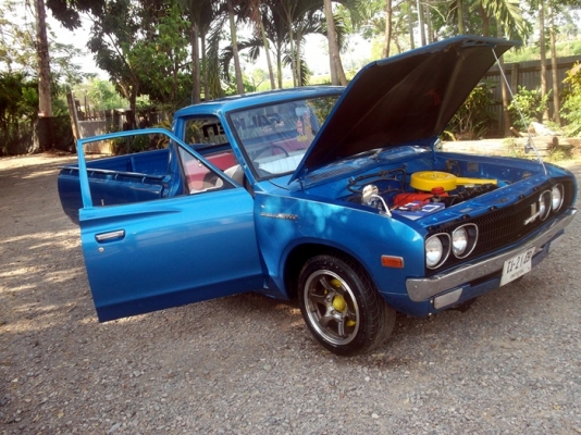 ขายดัทสันช้างเหยียบ 620 สี่ขอไฟนอน สีน้ำเงินสด ติดเครื่องเสียง กระจังหน้าแว่น ล้อแม็ก ทะเบียนเต็ม มีบริการส่งด้วยคับ