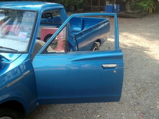 ขายดัทสันช้างเหยียบ 620 สี่ขอไฟนอน สีน้ำเงินสด ติดเครื่องเสียง กระจังหน้าแว่น ล้อแม็ก ทะเบียนเต็ม มีบริการส่งด้วยคับ