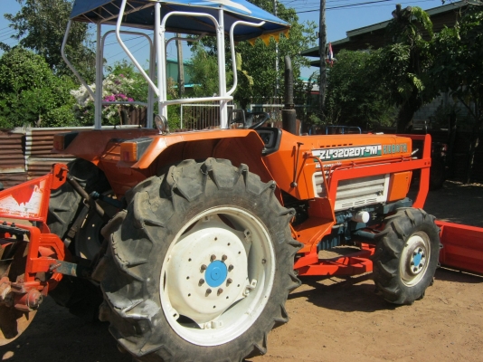 ขายด่วนรถไถนาคูโบต้า zl 3202 dt-m 4wd 2เพลาพวงมาลัยเพาเวอร์ พร้อมอุปกรณ์ผาน lcs 6x22พร้อมใช้ครับ.....