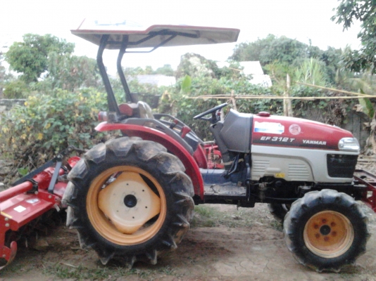 ขายด่วน รถแทรคเตอร์ ยันม่าร์ 31 แรง สวยๆถูกๆ ครับ