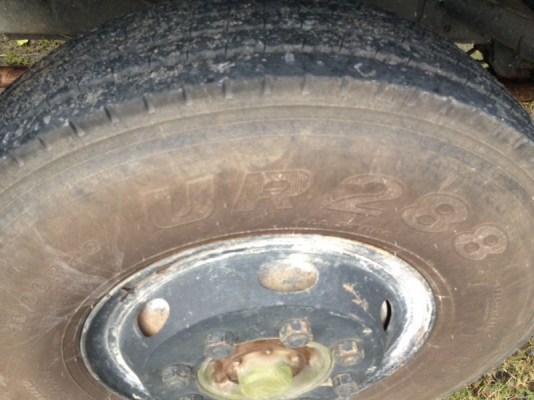 รถอิซูซุ 10 ล้อดั๊ม FVZ เปลื่ยนเครื่อง 230 แรงม้า ปี 39  สนใจติดต่อ 081 - 6079515