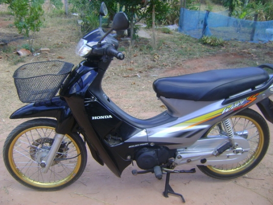 ขาย wave100s ปี 47 รถเดิมๆๆราคานี้พร้อมโอนครับ ทะเบียน  ชุดโอนครบ ลดได้นิดหน่อยครับ 0883553489