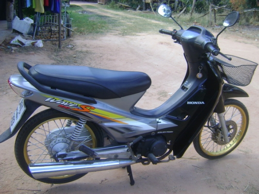 ขาย wave100s ปี 47 รถเดิมๆๆราคานี้พร้อมโอนครับ ทะเบียน  ชุดโอนครบ ลดได้นิดหน่อยครับ 0883553489