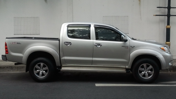 ขายล้อแม็กซ์16พร้อมยาง265 70 16ปี2011ใส่วีโก้ ฟอร์จูนเนอร์หมื่นเดียว